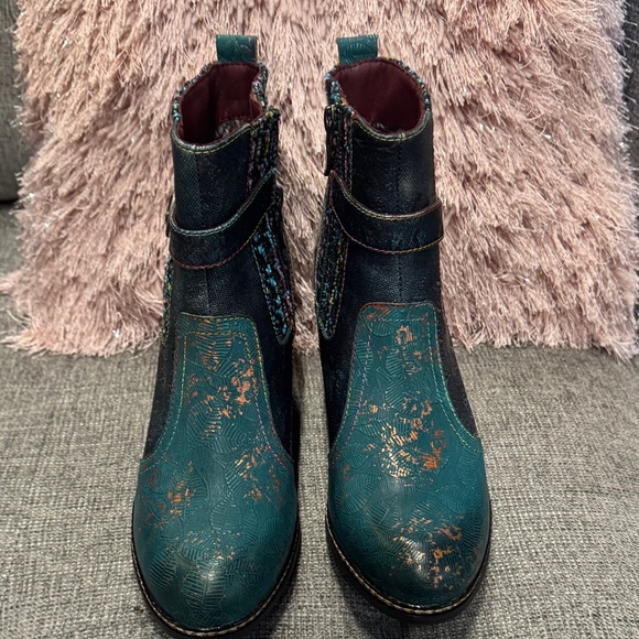L’Artiste Teal and Multicolor Leather Ankle Boots - Picture 3 of 6